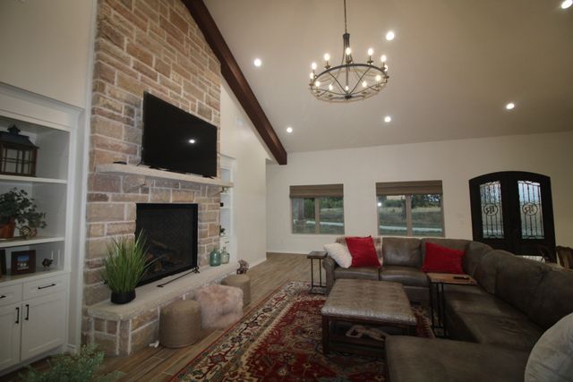 449 County Road 194, Ovalo, TX 79541