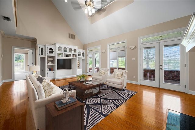 1524 PALMER CHAPEL Road, Pineville, LA 71360