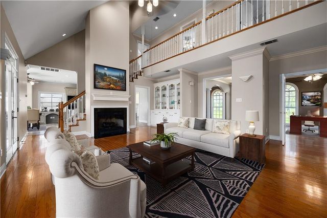 1524 PALMER CHAPEL Road, Pineville, LA 71360