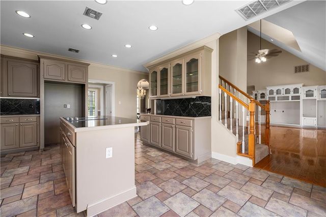 1524 PALMER CHAPEL Road, Pineville, LA 71360