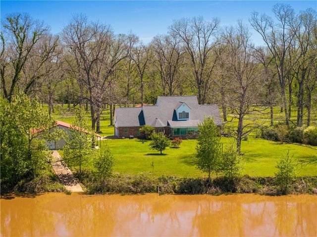 1524 PALMER CHAPEL Road, Pineville, LA 71360