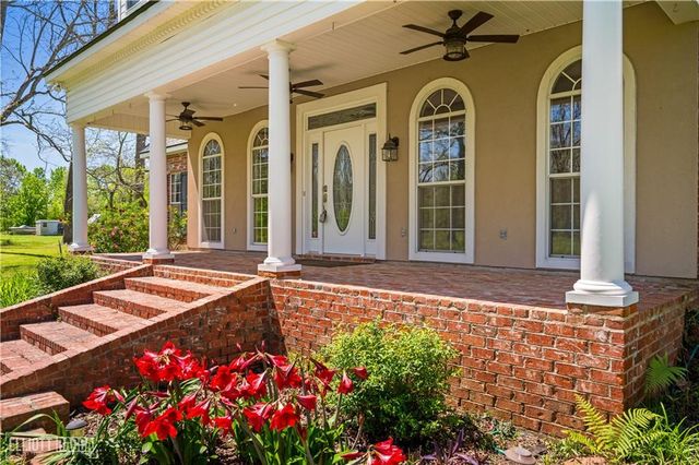 1524 PALMER CHAPEL Road, Pineville, LA 71360