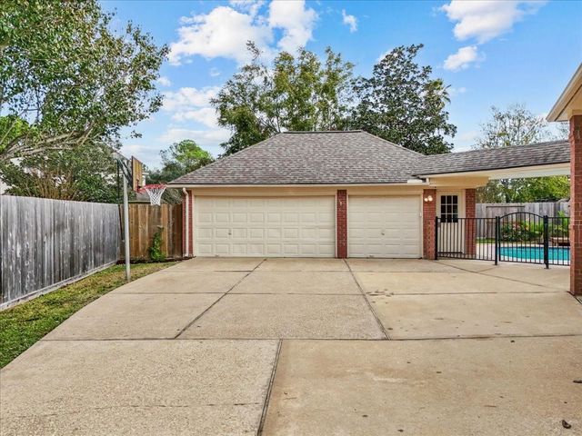 4110 Lofty Ridge Court, Pasadena, TX 77059