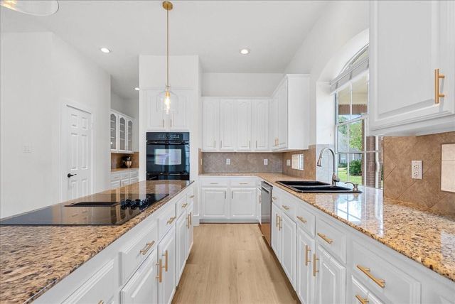 4110 Lofty Ridge Court, Pasadena, TX 77059