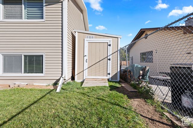 2127 W CEDAR BREAKS DR, Taylorsville, UT 84129