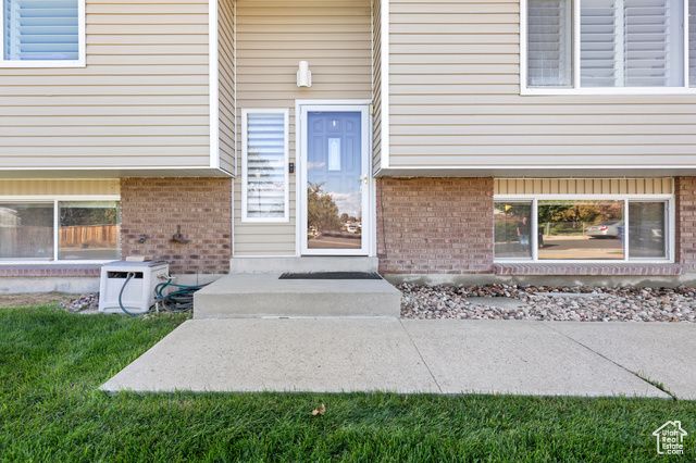 2127 W CEDAR BREAKS DR, Taylorsville, UT 84129
