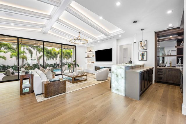 201 NE 4th Avenue, Boca Raton, FL 33432