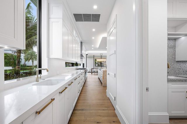 201 NE 4th Avenue, Boca Raton, FL 33432