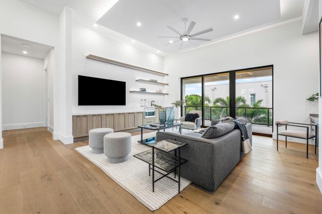 201 NE 4th Avenue, Boca Raton, FL 33432