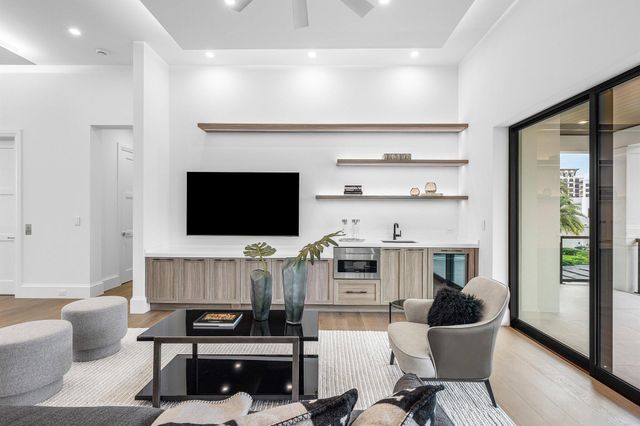 201 NE 4th Avenue, Boca Raton, FL 33432