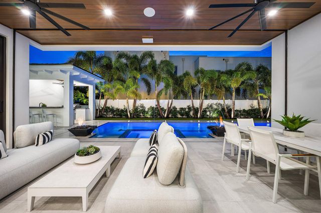 201 NE 4th Avenue, Boca Raton, FL 33432