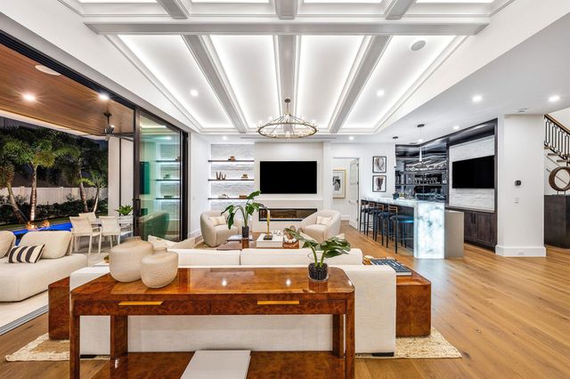 201 NE 4th Avenue, Boca Raton, FL 33432