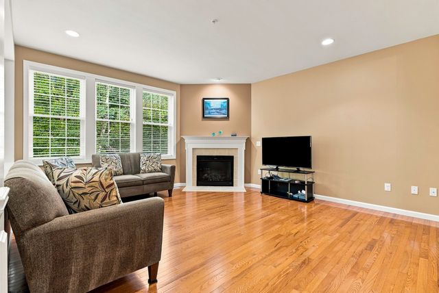18 Daffodil Ct 18, Grafton, MA 01560