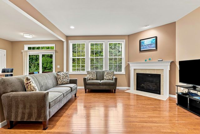 18 Daffodil Ct 18, Grafton, MA 01560