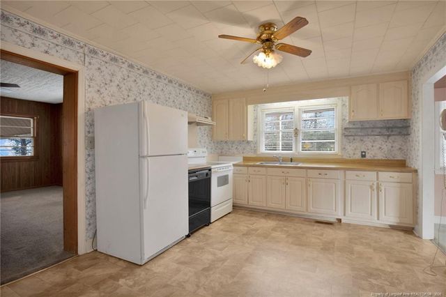 400 Roxie Avenue, Fayetteville, NC 28304