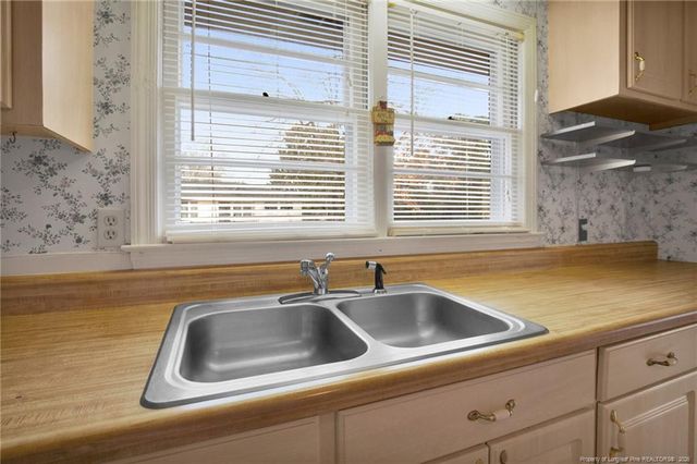 400 Roxie Avenue, Fayetteville, NC 28304