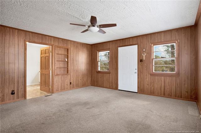 400 Roxie Avenue, Fayetteville, NC 28304