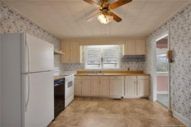 400 Roxie Avenue, Fayetteville, NC 28304