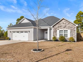 304 Catboat Way, Sneads Ferry, NC 28460
