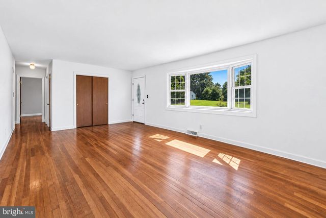 308 2ND ST, Bordentown, NJ 08505