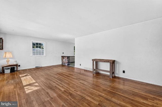 308 2ND ST, Bordentown, NJ 08505