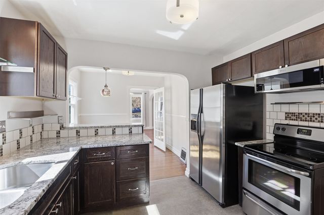 1317 S Grove St, Spokane, WA 99204