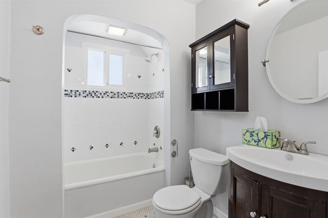 1317 S Grove St, Spokane, WA 99204