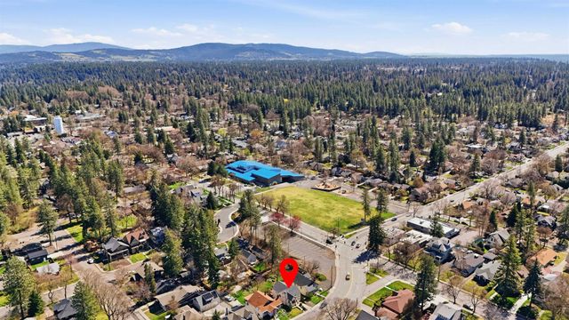 1317 S Grove St, Spokane, WA 99204