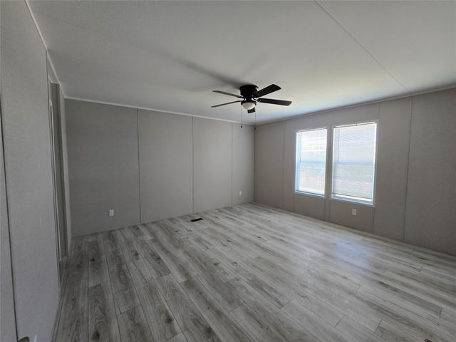 105 Draven Drive, Springtown, TX 76082