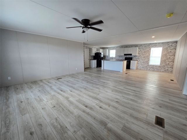 105 Draven Drive, Springtown, TX 76082