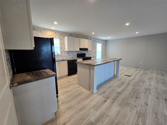 105 Draven Drive, Springtown, TX 76082