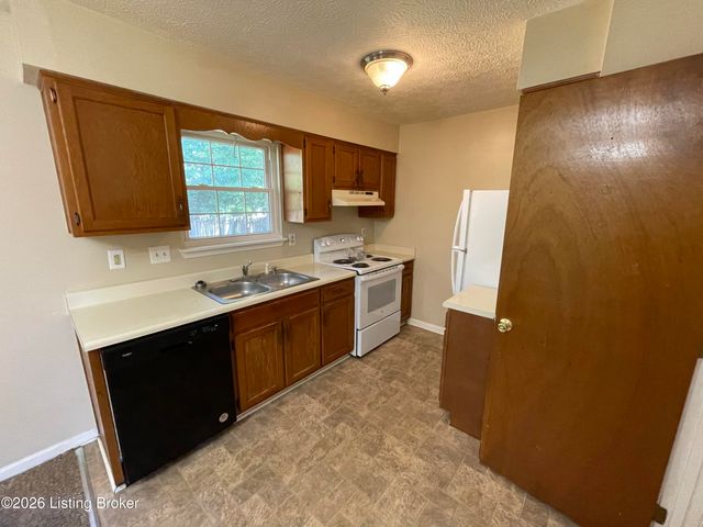 11621 Tazwell Dr, Louisville, KY 40245