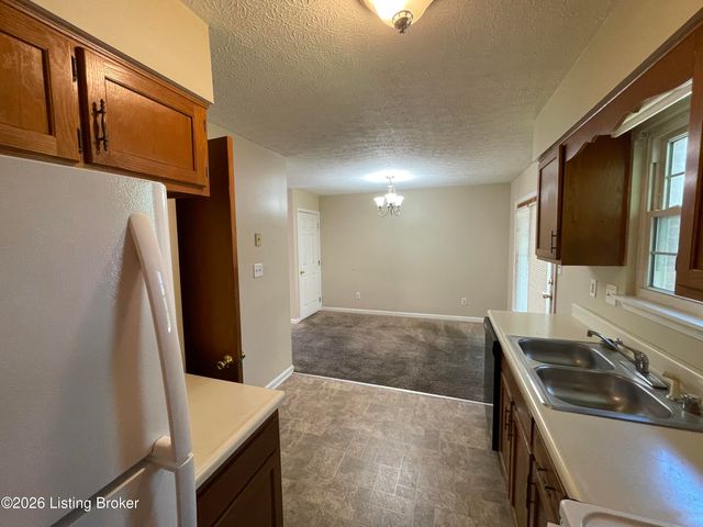 11621 Tazwell Dr, Louisville, KY 40245