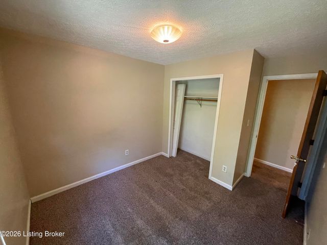 11621 Tazwell Dr, Louisville, KY 40245