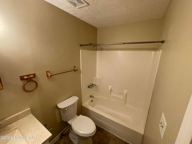 11621 Tazwell Dr, Louisville, KY 40245