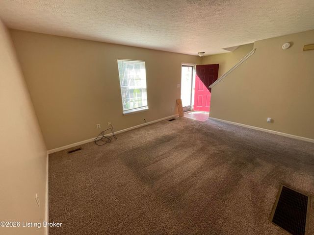11621 Tazwell Dr, Louisville, KY 40245
