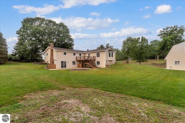 12789 12 Mile Road, South Lyon, MI 48178