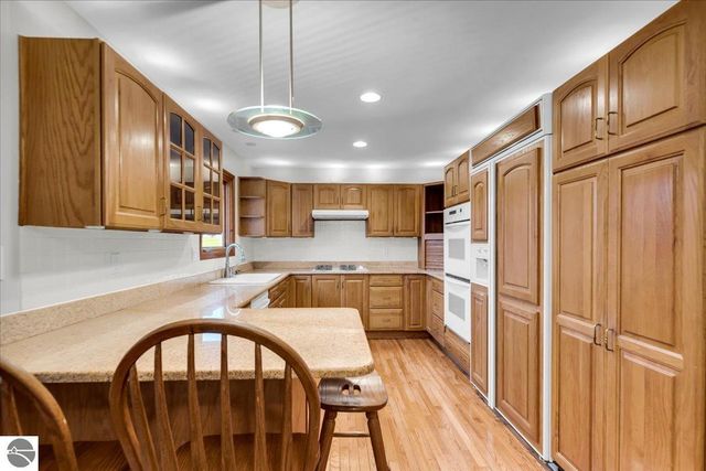 12789 12 Mile Road, South Lyon, MI 48178