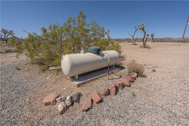 26012 N Hummingbird Lane, Meadview, AZ 86444