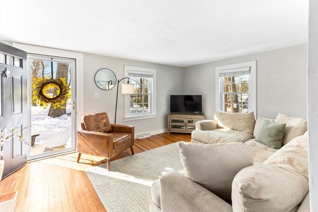 122 Samoset Ave, Mansfield, MA 02048