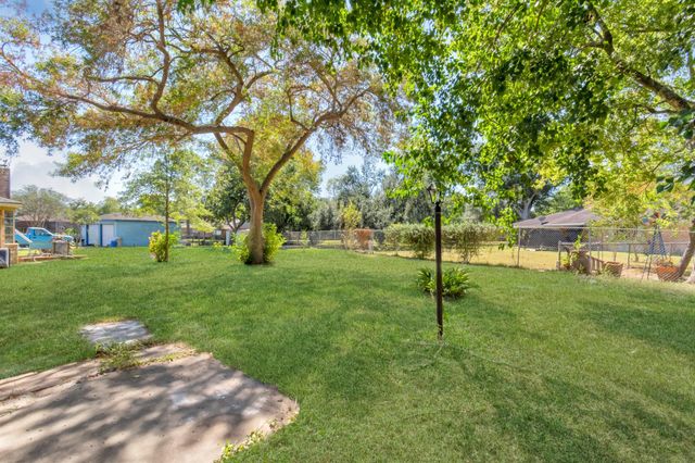 13627 Greenridge Drive, Sugar Land, TX 77498