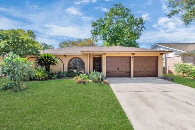 13627 Greenridge Drive, Sugar Land, TX 77498