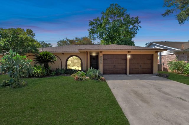 13627 Greenridge Drive, Sugar Land, TX 77498