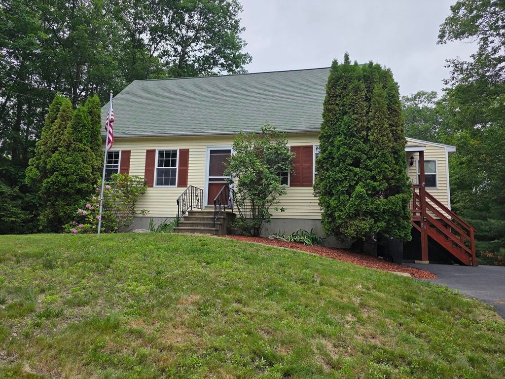 89 Stony Brook Dr, Southbridge, MA 01550