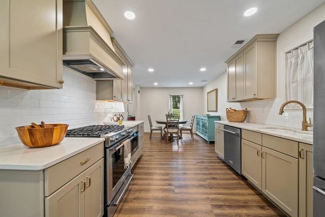 281 BRIARBROOK CV, Collierville, TN 38017