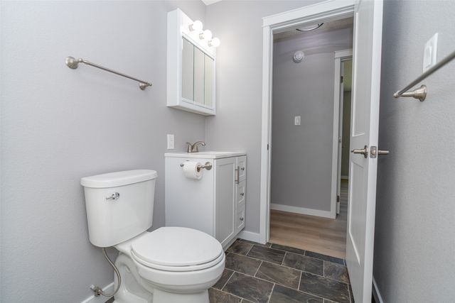 715 N 3rd Avenue, Winterset, IA 50273