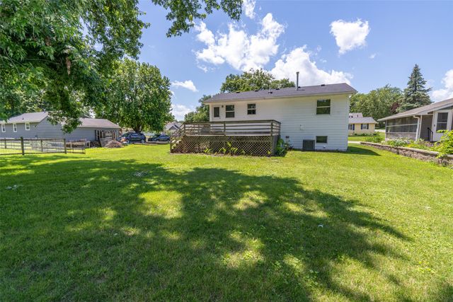 715 N 3rd Avenue, Winterset, IA 50273