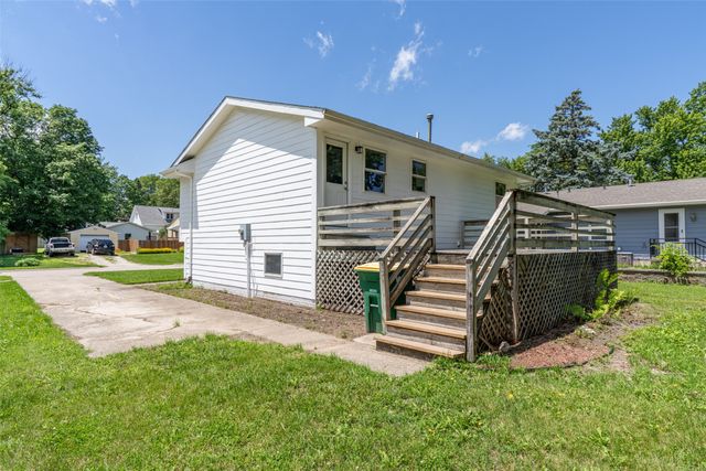 715 N 3rd Avenue, Winterset, IA 50273