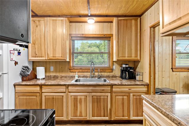 10860 Farm Road 197, Arthur City, TX 75411