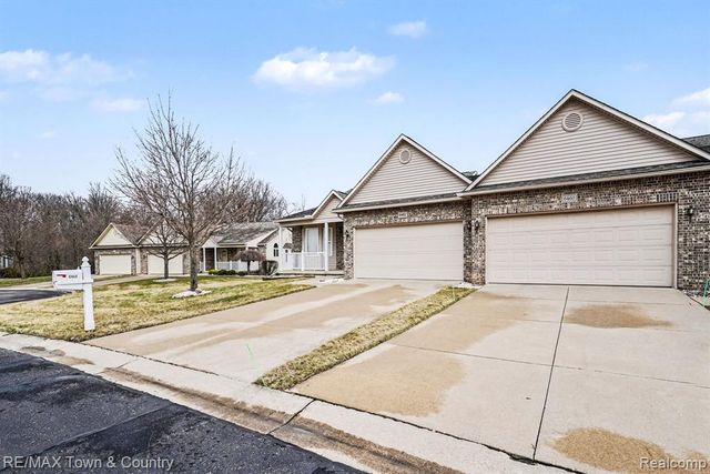 6462 Royal Club Drive, Flushing, MI 48433